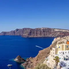 Gdzie leży Santorini? Odkryj tajemnice tej pięknej wyspy