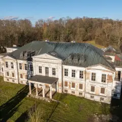 Pałac w Samostrzelu - historia, architektura i atrakcje turystyczne