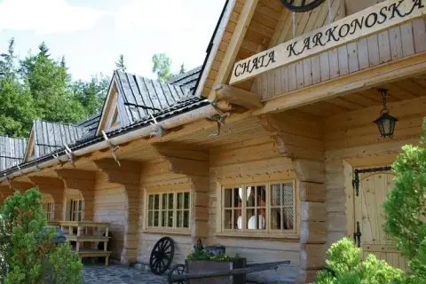 Menu Chata Karkonoska: Co Smacznego Zamówić na Miejscu?