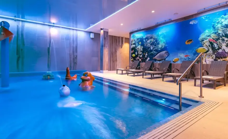 Hotel z basenem na Dolnym Śląsku: gdzie warto się zatrzymać?