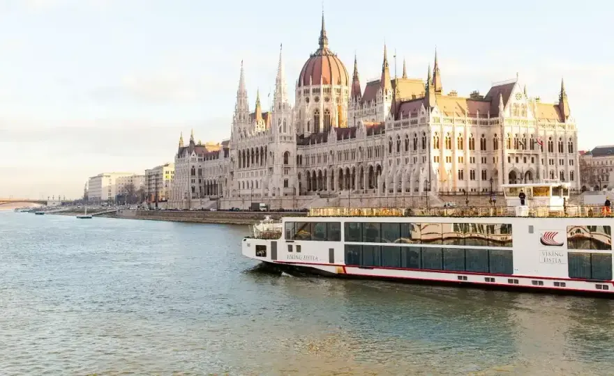 Ile kosztuje rejs po Dunaju w Budapeszcie? Ceny i ciekawe opcje rejsów