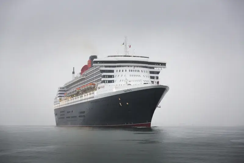 Queen Mary 2 ile trwa rejs? Czas podróży i trasy, które musisz znać